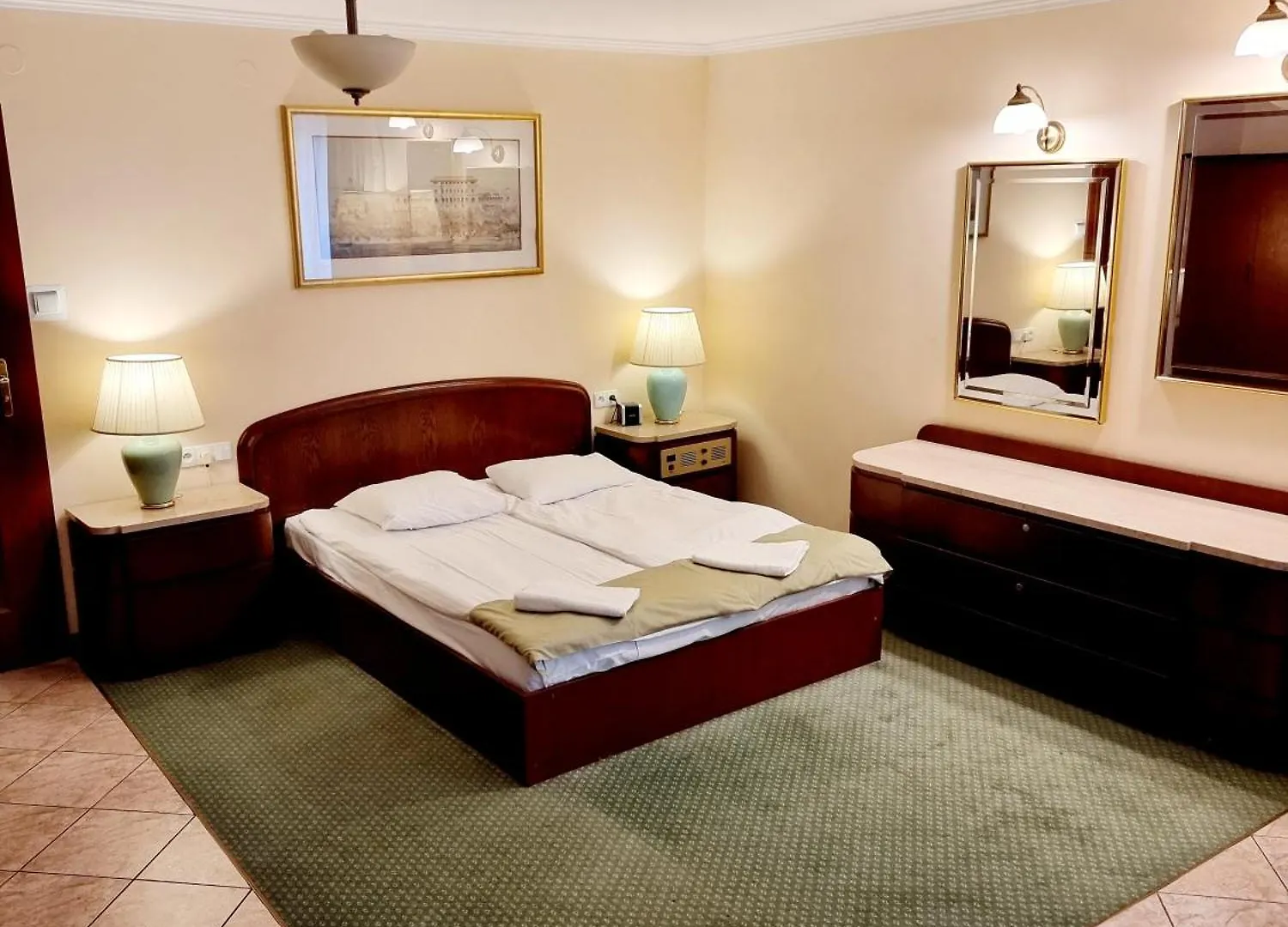 Hit Apartments Warsaw Aparthotel
