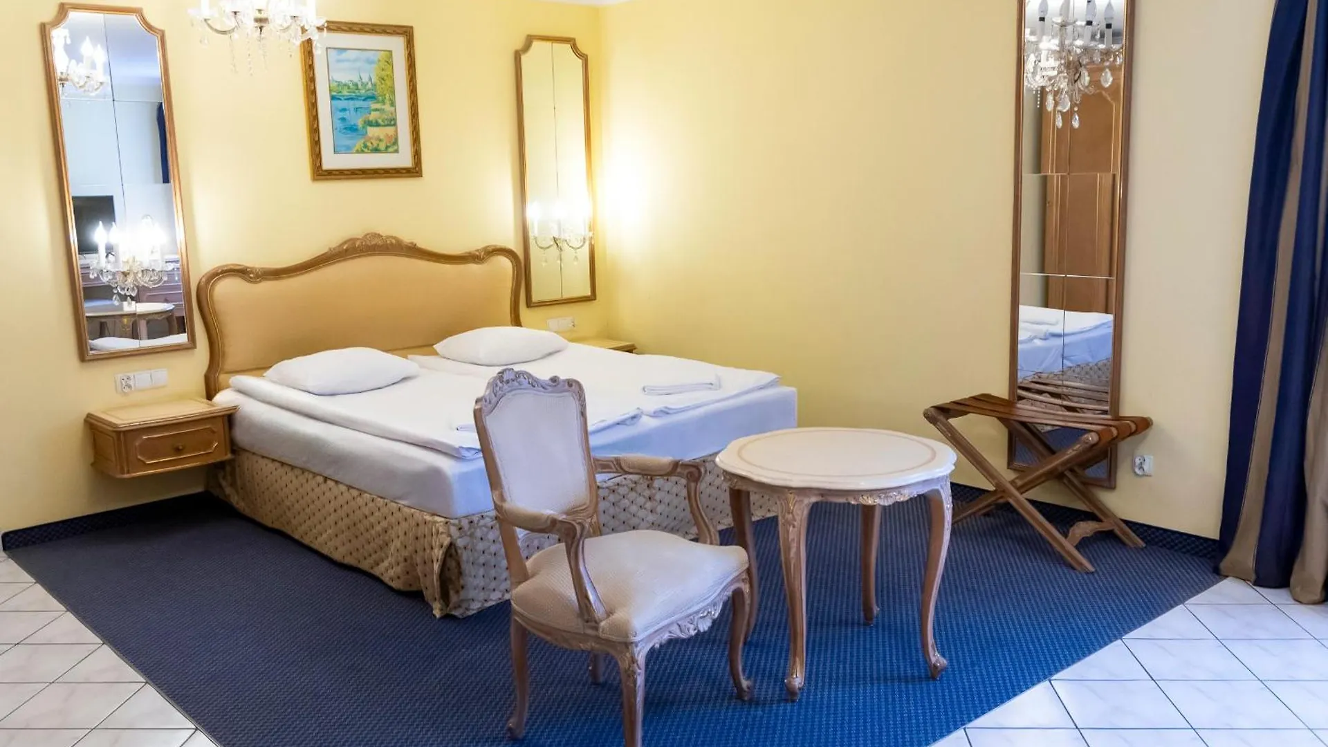 Hit Apartments Varşova Apart Otel