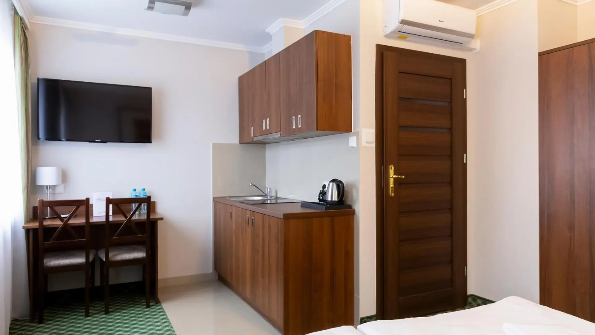 Hit Apartments Varşova Apart Otel