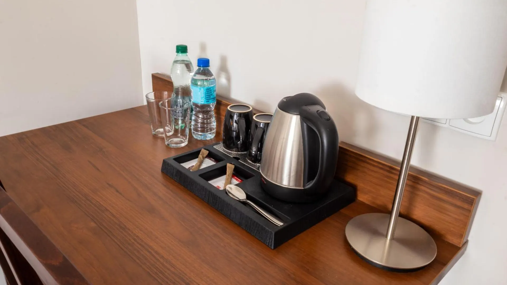 Apart Otel Hit Apartments Varşova