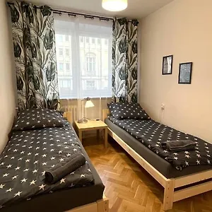 Krucza Варшава