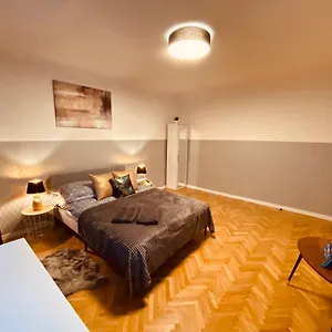 Clicktheflat Karmelicka Варшава