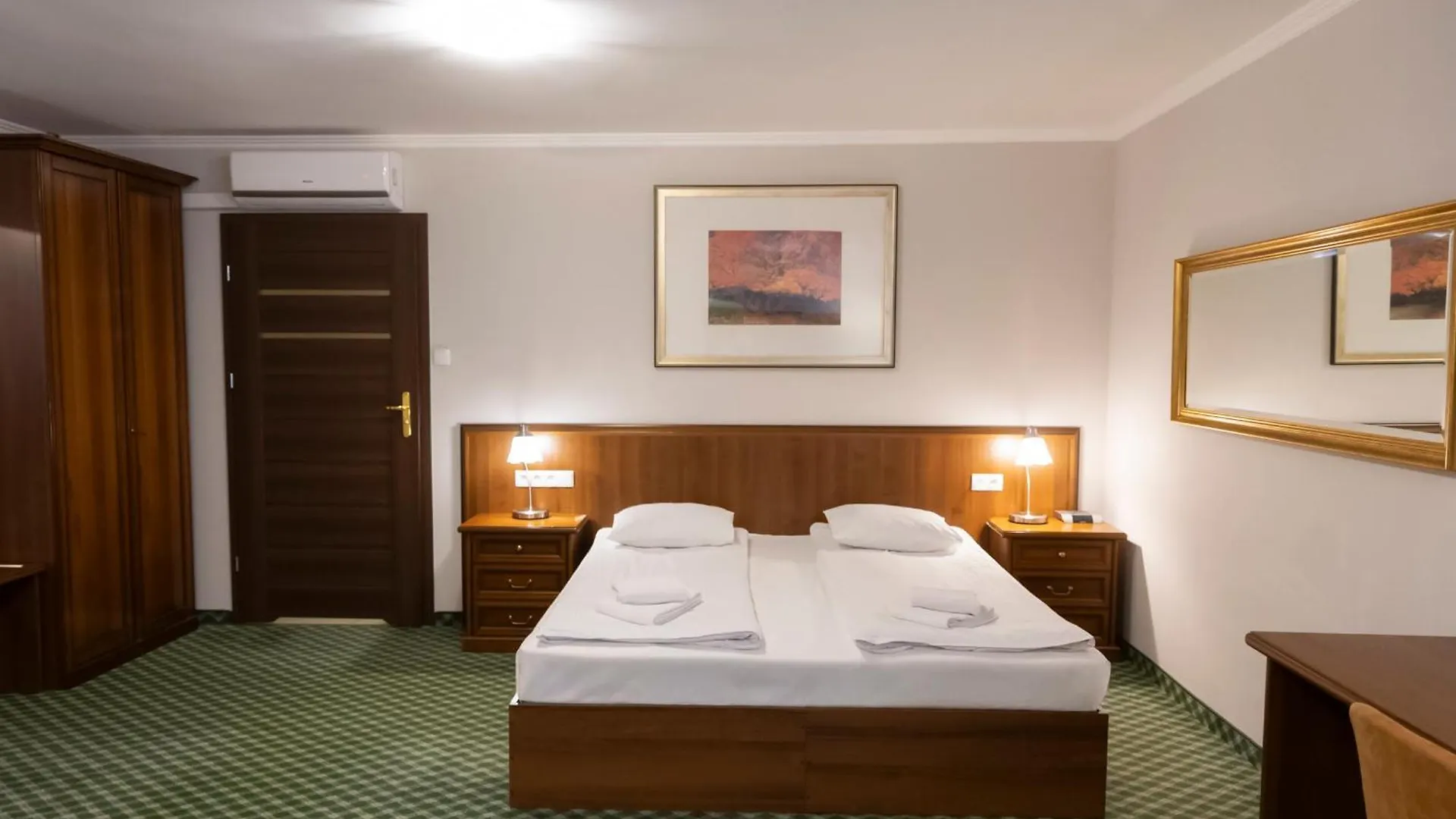 Aparthotel Hit Apartments Warsaw